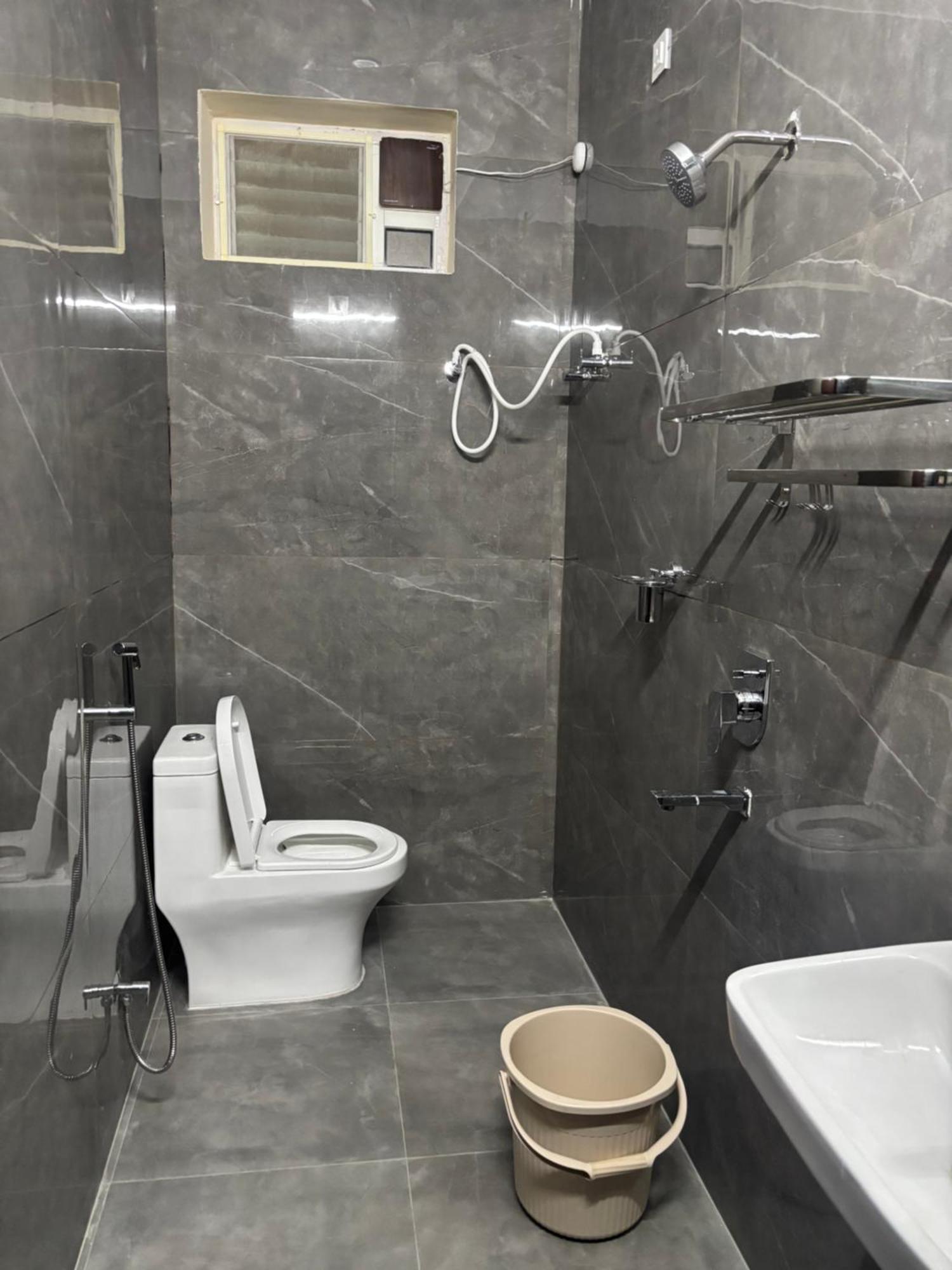 Nest Inn Homestay Тирупати Экстерьер фото